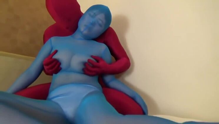 Sexy busty Japanese lady in kinky porn video