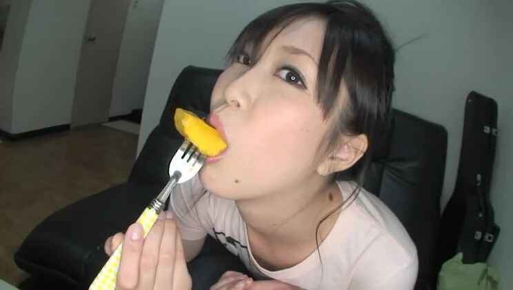 Seductive oriental bitch featuring hot amateur porn