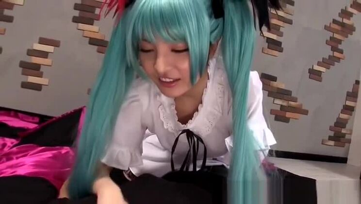 Cute oriental slut perfroming an amazing cosplay porn video