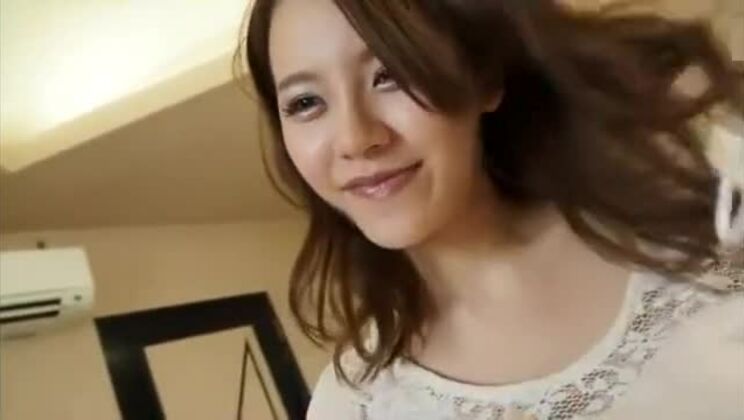 BEAUTIFUL SURGICAL MASKED JAPANESE WOMAN SUCKS DICK UNDER MASK